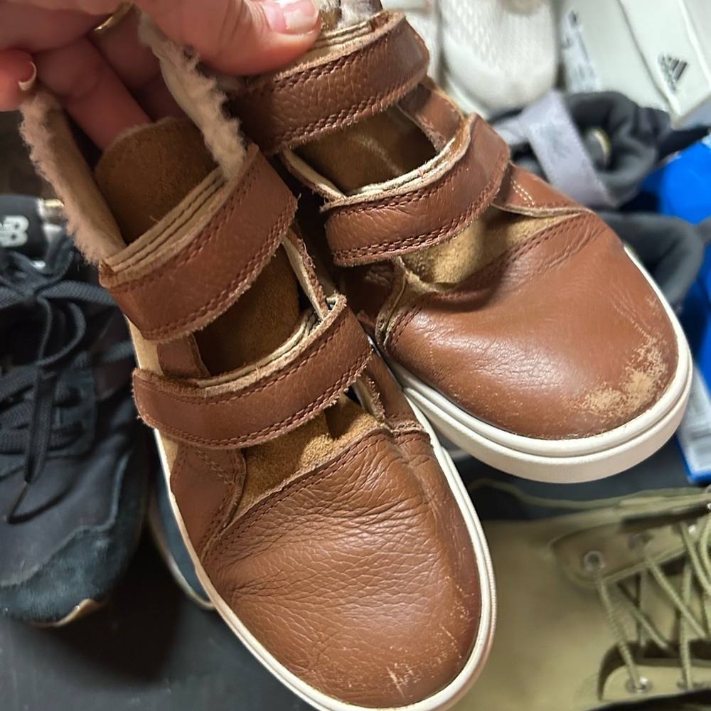 UGG Kids Brown Leather Hook-and-Loop Boots